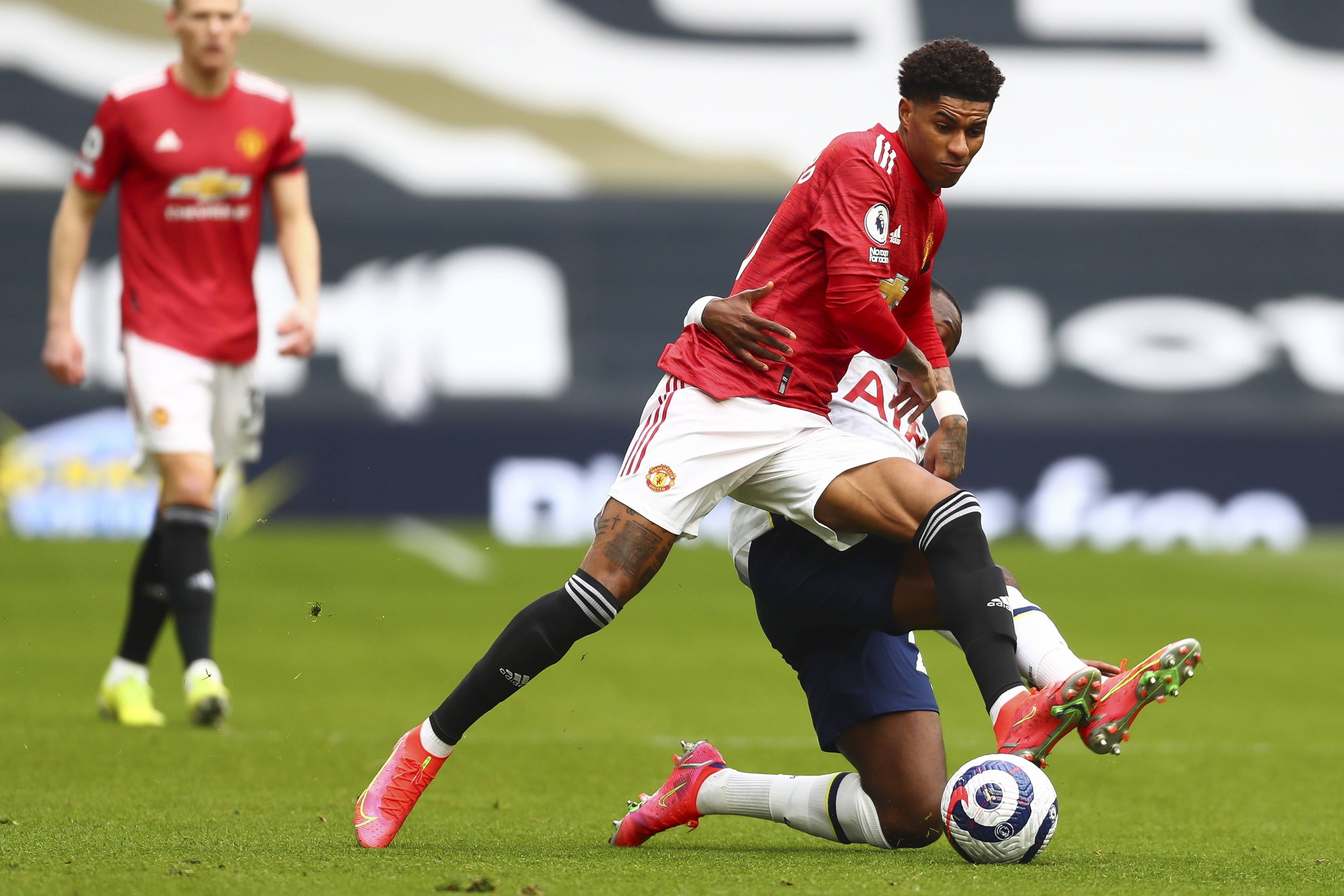 利物浦通过 利物浦通过